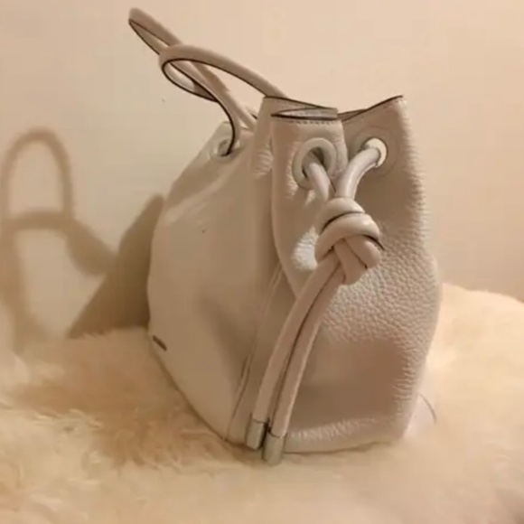 Micheal Kors, large leather tote - Picture 6 of 9